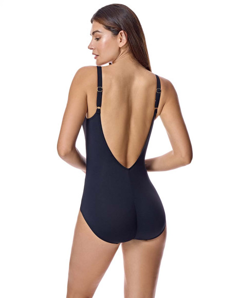 Bañador color negro para mujer clásico corte pico Bañador color negro para mujer clásico corte pico