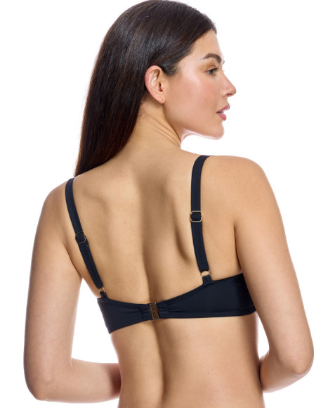 Top de bikini de mujer con aros y detalle de anilla central