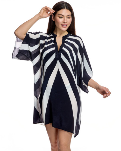 Caftán de mujer con caída fluida y estampado chevron