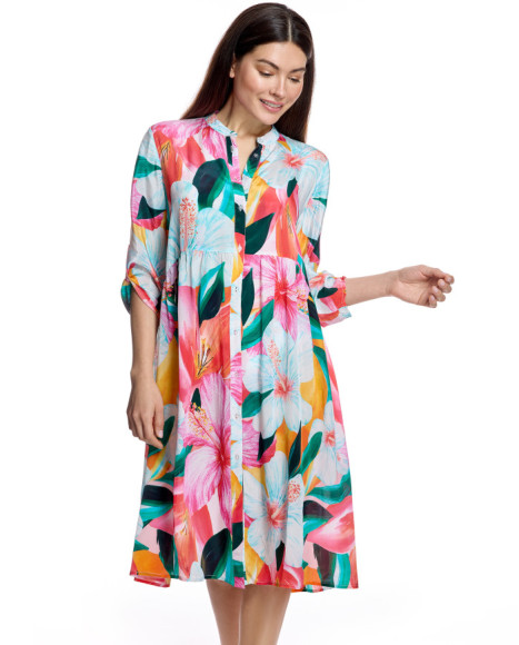 Vestido camisero de mujer con silueta fluida y diseño floral