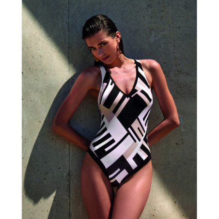 Bañador de mujer con estampado geométrico y espalda descubierta